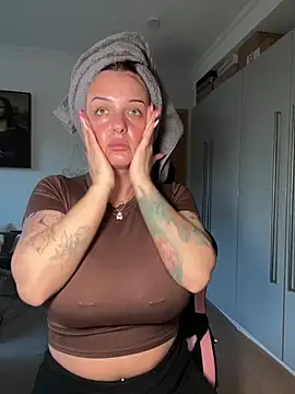 OliviaaFischer online show from February 25, 2026, 4:38 pm