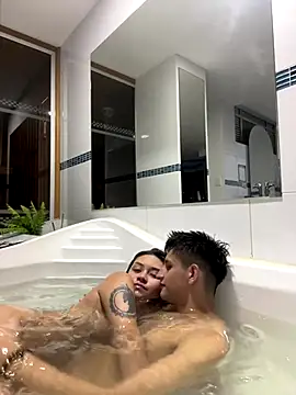 Noa Arez online show from December 18, 2025, 4:51 am