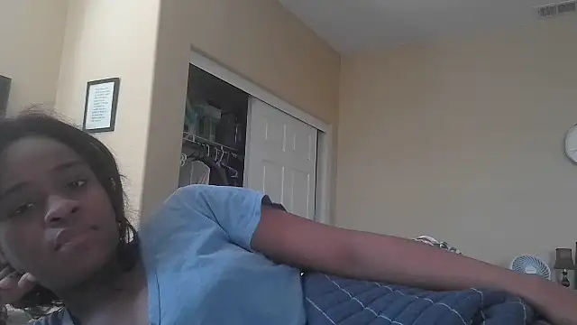 Snapshot of Marlowlovee chatting on July 10, 2026, 9:39 pm Marlowlovee online show from July 10, 2026, 9:39 pm