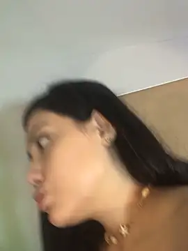 RenataLeclair online show from November 3, 2025, 3:57 pm