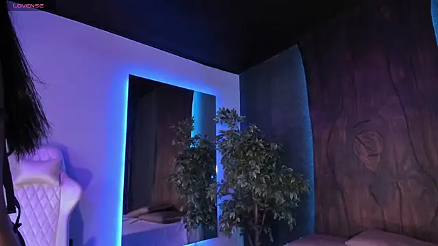 RenataLeclair online show from December 2, 2025, 5:08 pm