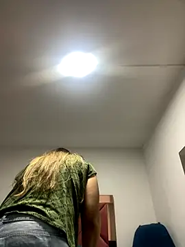 emma hot2006 online show from October 3, 2025, 3:42 pm