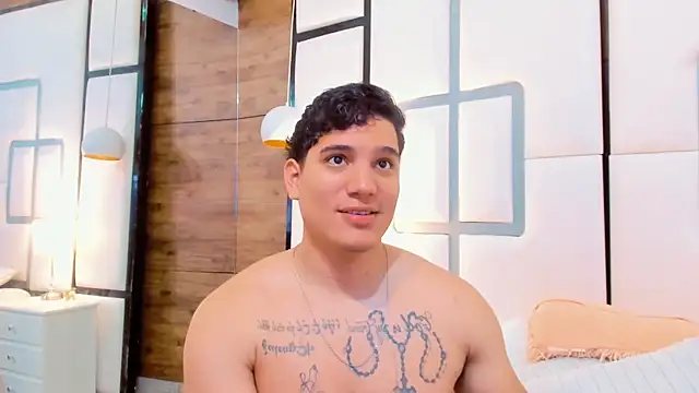 RaymondMorris online show from October 19, 2025, 8:09 pm