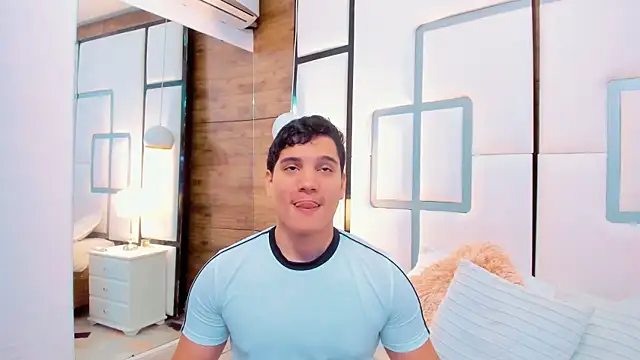 RaymondMorris online show from October 21, 2025, 5:46 pm