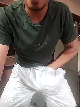 COme8989 online show from February 11, 2026, 11:59 am