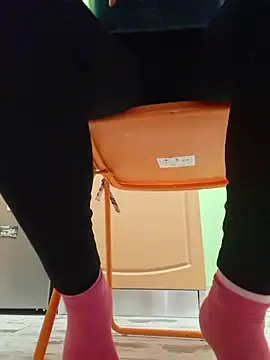 merlyn4 online show from November 21, 2025, 9:52 am