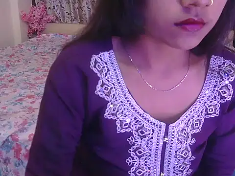 hoty-priya online show from February 8, 2026, 4:38 am