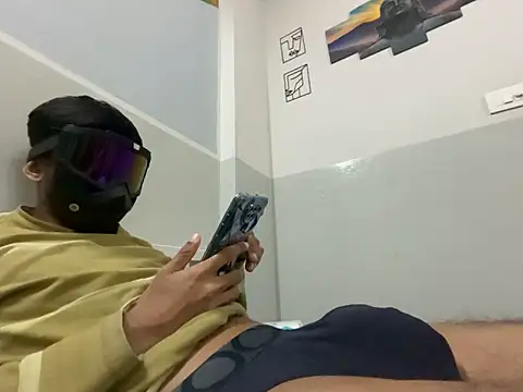 Snapshot of monster_fuck chatting on November 12, 2025, 11:32 am monster fuck online show from November 12, 2025, 11:32 am