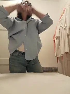 Snapshot of JIAA-WOO chatting on October 22, 2025, 1:44 pm JIAA-WOO online show from October 22, 2025, 1:44 pm