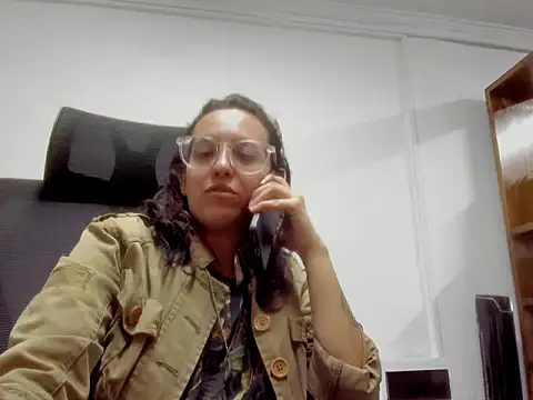 dalila macherano1 online show from December 2, 2025, 10:05 pm