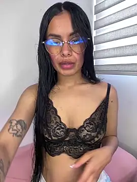 Melissa coch online show from December 5, 2025, 4:36 pm