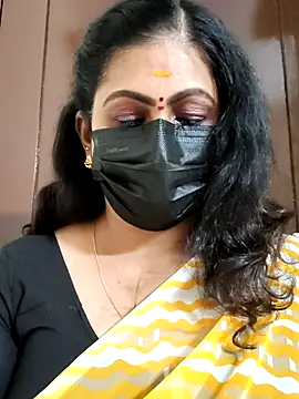 Sweetie swetha37 online show from October 10, 2025, 5:01 pm