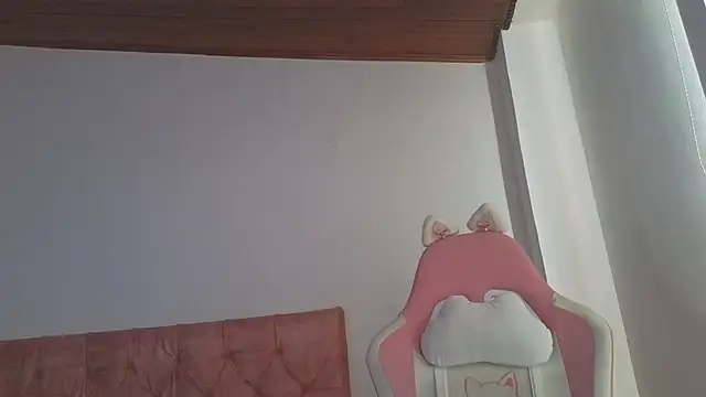 Crystal Star  online show from October 24, 2025, 3:19 pm