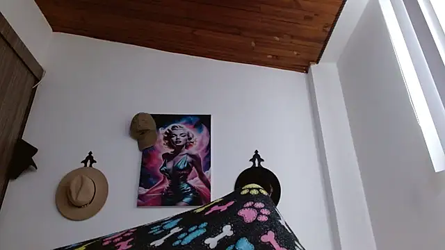 Snapshot of Crystal_Star_ chatting on February 16, 2026, 12:01 pm Crystal Star online show from February 16, 2026, 12:01 pm