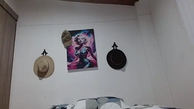 Snapshot of Crystal_Star_ chatting on March 1, 2026, 12:23 am Crystal Star online show from March 1, 2026, 12:23 am