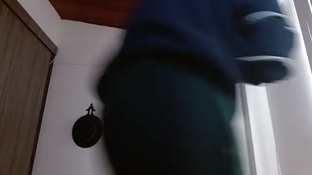 Crystal Star  online show from April 2, 2026, 1:09 pm