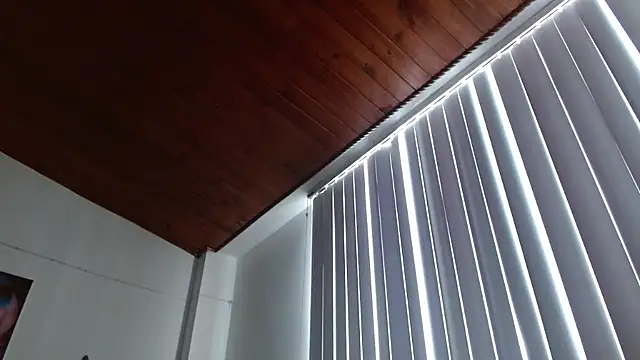 Crystal Star  online show from April 3, 2026, 1:09 pm