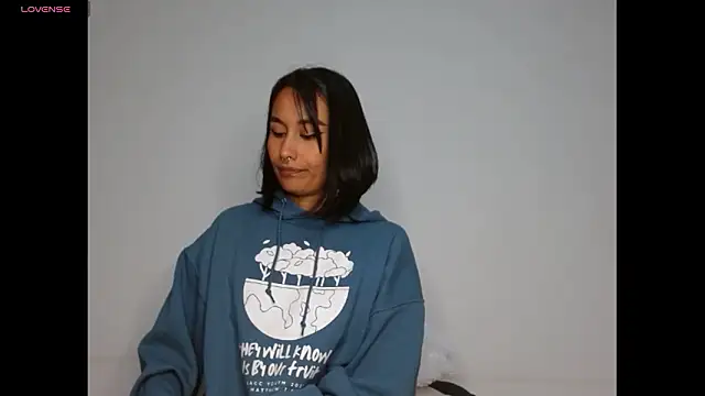 Gia Lee online show from January 18, 2026, 3:10 am