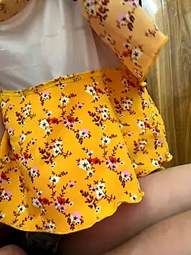 July-Asian online show from October 15, 2025, 5:40 am