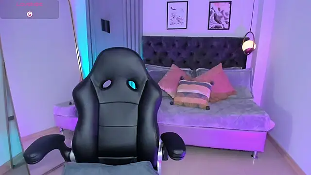 dreamleah  online show from October 18, 2025, 4:59 am