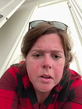 hornykitty1210 online show from October 28, 2025, 2:53 pm