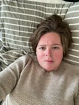 hornykitty1210 online show from February 2, 2026, 5:11 pm