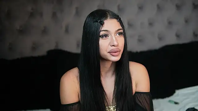 GiuliaSya online show from October 11, 2025, 10:08 pm