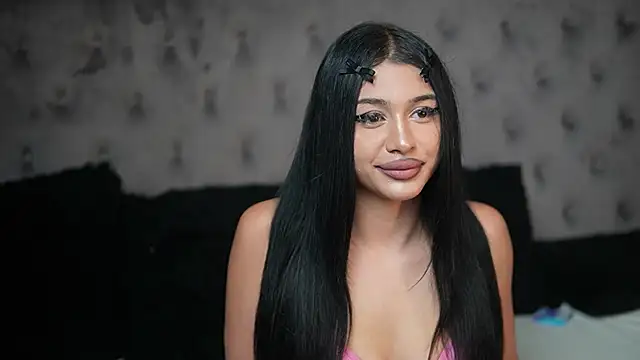GiuliaSya online show from October 15, 2025, 9:26 pm
