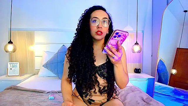 alehia cute online show from December 5, 2025, 2:20 am