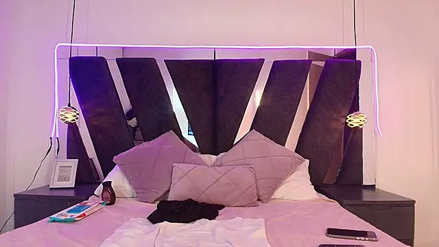 alehia cute online show from March 28, 2026, 12:21 am