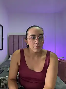 Snapshot of alehia_cute chatting on June 2, 2026, 9:39 pm alehia cute online show from June 2, 2026, 9:39 pm
