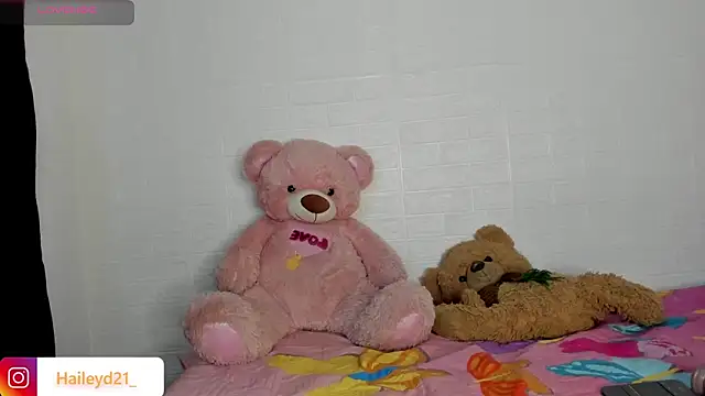 HaileyDuke online show from April 5, 2026, 12:30 am