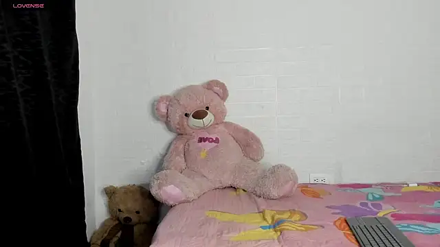 HaileyDuke online show from July 12, 2026, 3:52 am