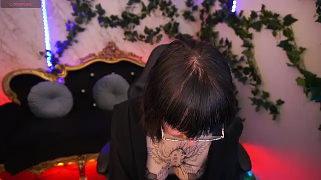 Pixie Peachh online show from September 17, 2025, 5:42 am