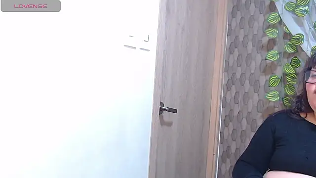 anishasanchezcm101 online show from January 13, 2026, 3:12 am