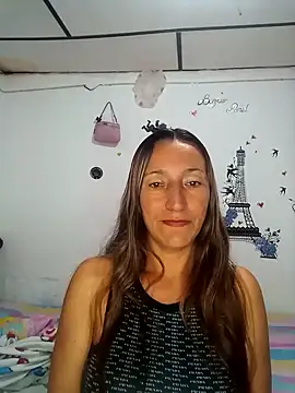 Keilathompson10 online show from September 28, 2025, 2:06 am