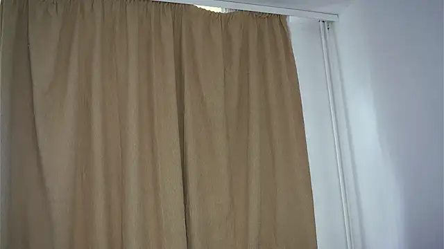 HotMollyX online show from July 7, 2026, 7:23 am