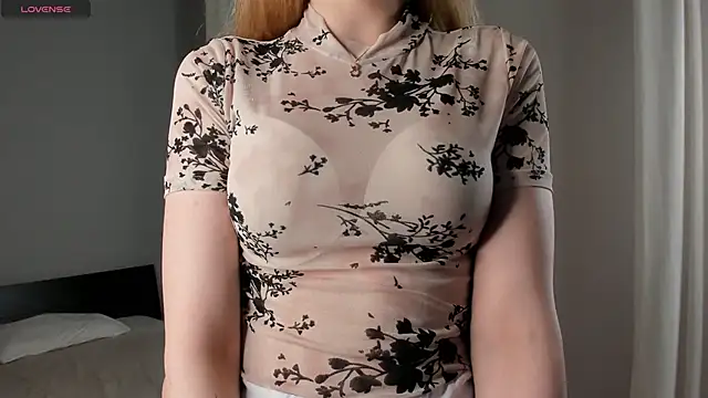 MarenRawicki online show from October 7, 2025, 7:49 am