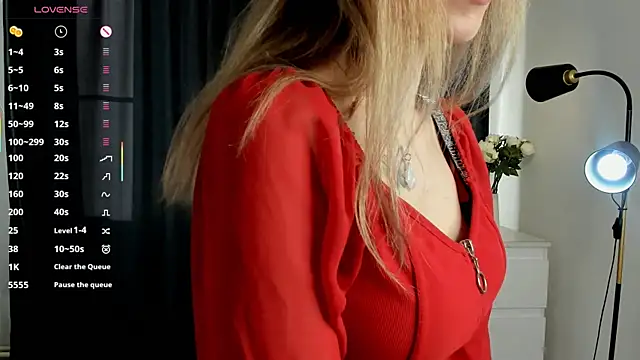 MarenRawicki online show from November 23, 2025, 8:25 am