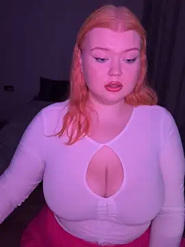  Adele Moor  online show from September 16, 2025, 8:54 pm