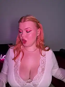  Adele Moor  online show from October 14, 2025, 6:09 pm