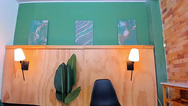 halleylorens online show from February 23, 2026, 5:32 pm