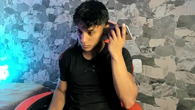 ZYZZ1312 online show from May 19, 2026, 2:01 pm