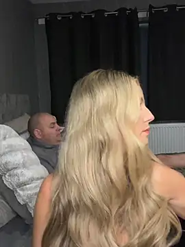 sammie-99 online show from February 19, 2026, 11:01 pm