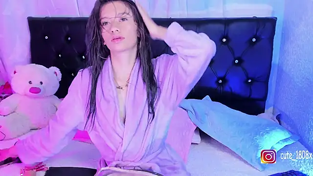 Sofiia cute  online show from October 18, 2025, 4:04 am