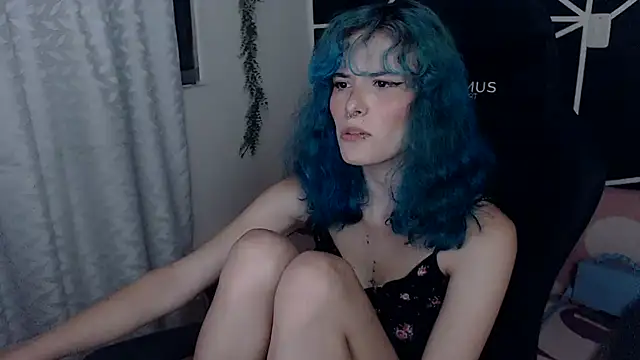 Snapshot of LITTLENAMI_ chatting on October 10, 2025, 11:59 pm LITTLENAMI online show from October 10, 2025, 11:59 pm