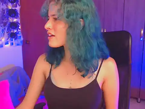 Snapshot of LITTLENAMI_ chatting on October 14, 2025, 8:09 pm LITTLENAMI online show from October 14, 2025, 8:09 pm