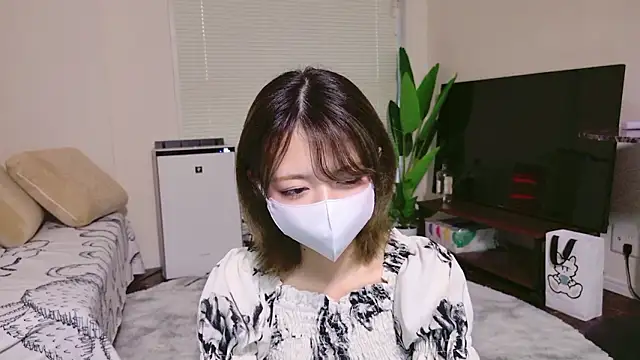 Azusa DoMybest online show from February 11, 2026, 7:46 am