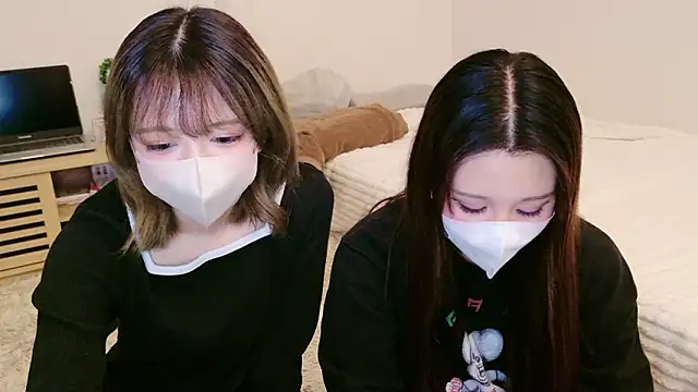 Azusa DoMybest online show from February 27, 2026, 9:20 am