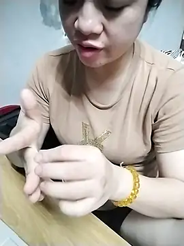 Mie rose online show from April 8, 2026, 7:30 am